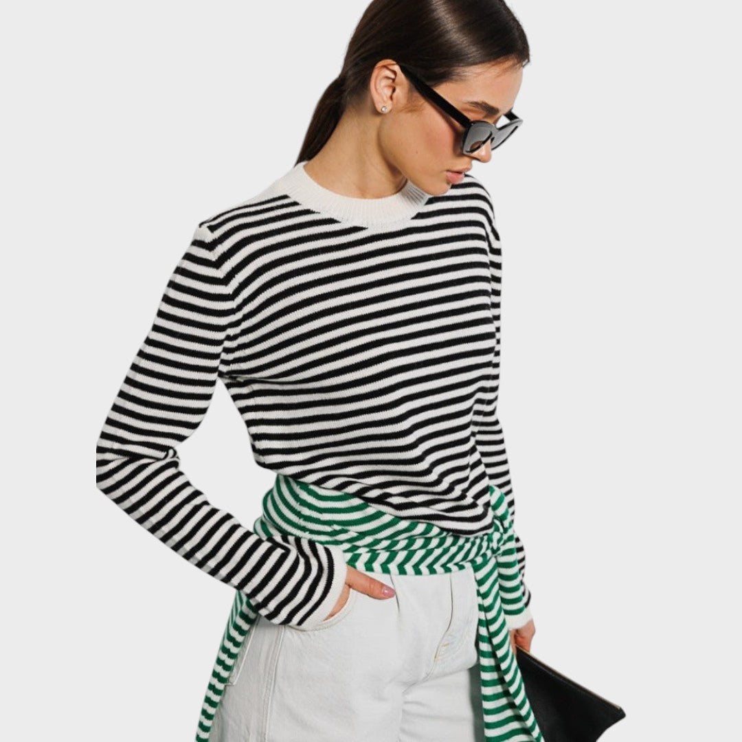 Pulover Francisca purtat de model stil casual-chic