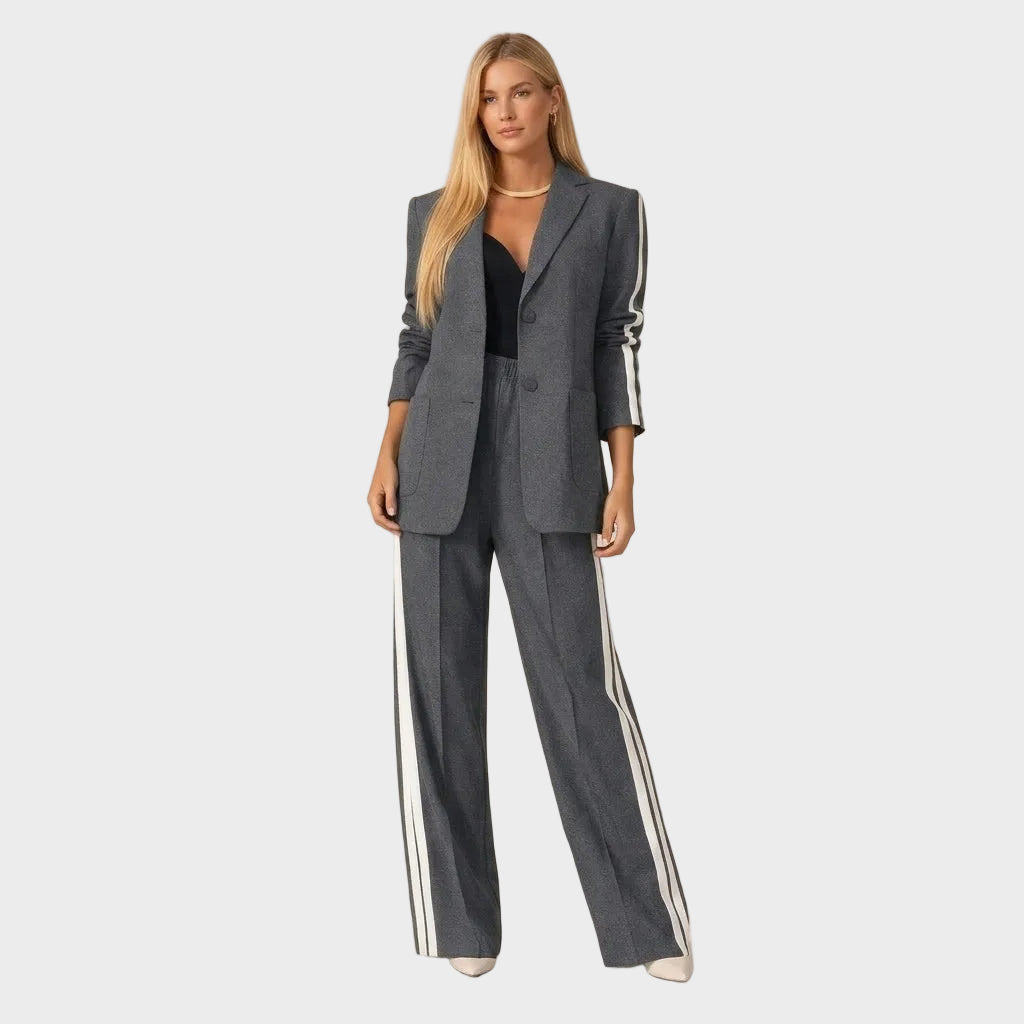Ewa - Öltönyhöz igazodó, elegáns zakóval