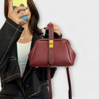 Geantă de mână sau crossbody damă – detaliu textură