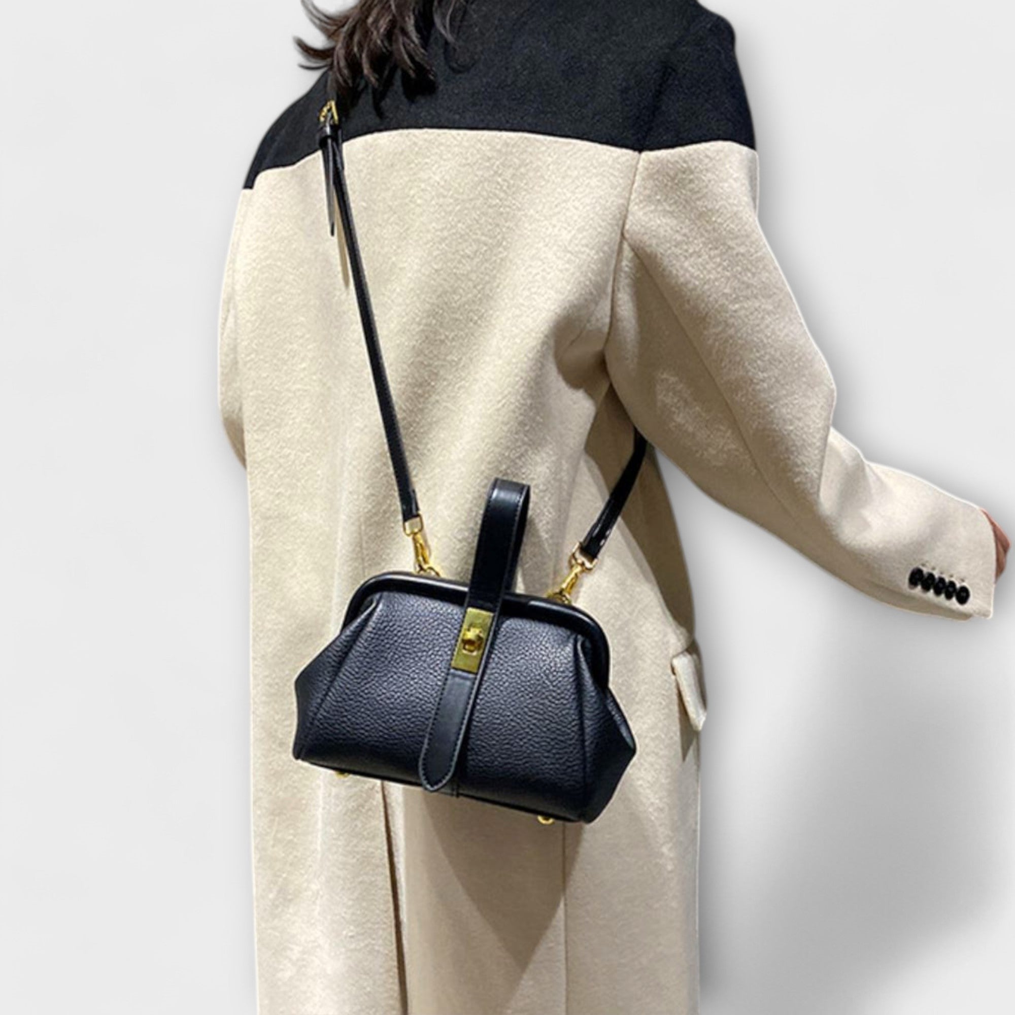 Geantă de mână sau crossbody damă Angie, accesoriu elegant, purtat pe umăr, perfect pentru femeile moderne.