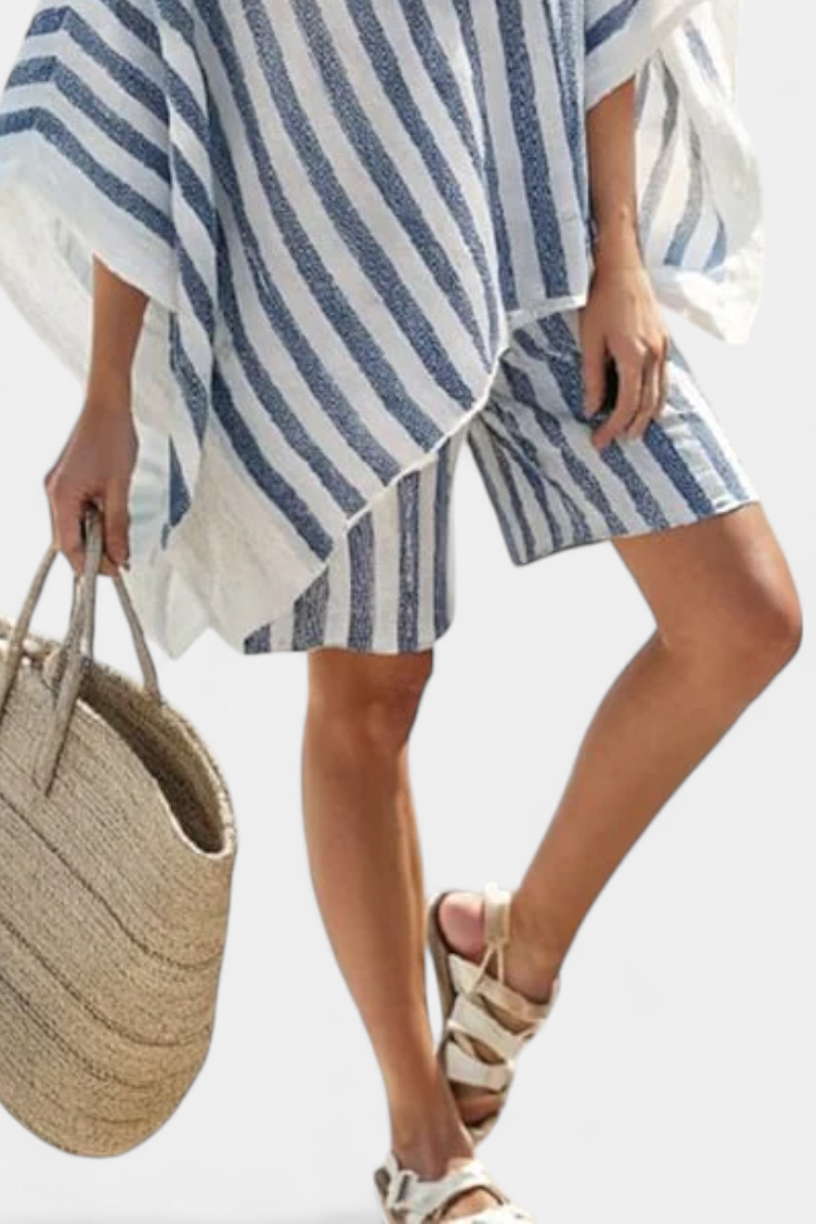 Nancy csíkos szett oversized pólóval és elegáns sorttal