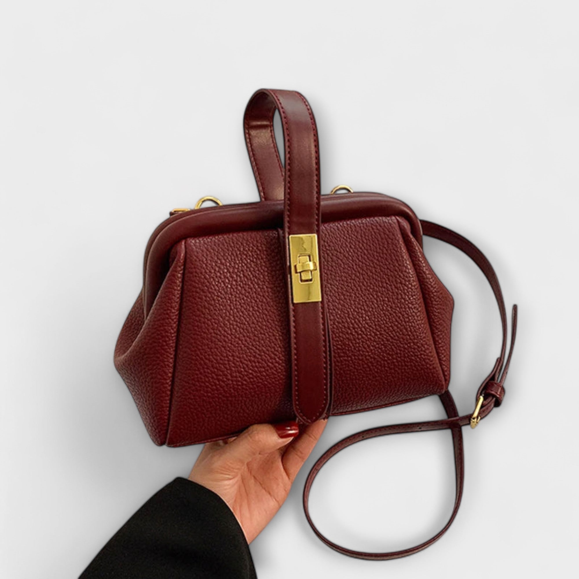 Geantă de mână sau crossbody damă Angie, elegantă, practică, ușor de asortat în orice moment al zilei.